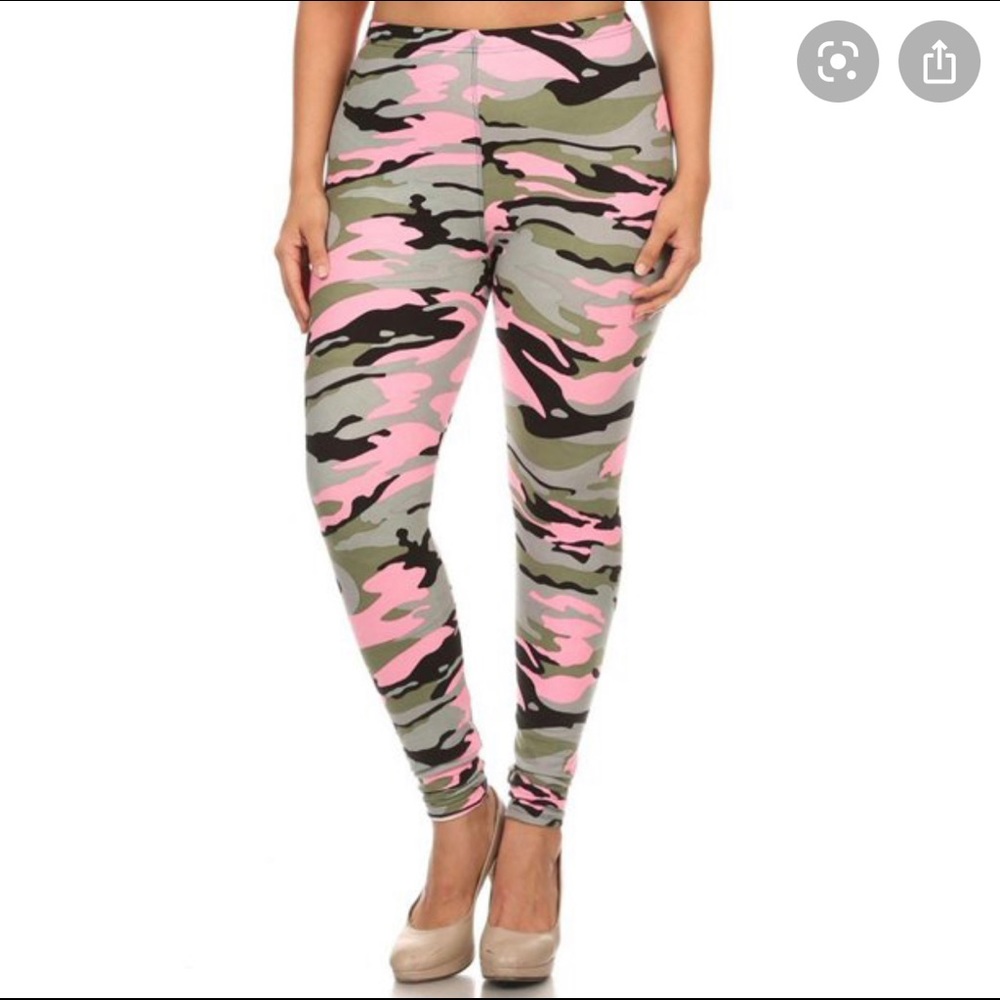 NEW Camo leggings